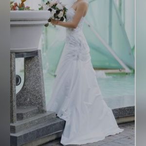 David's Bridal Wedding dress White/Ivory Size 2